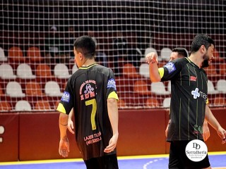 
<a style='margin-left: 5px;' class='btn btn-xs btn-social btn-facebook' href='https://www.facebook.com/sharer/sharer.php?u=https://ko-boladovale.web.getmuller.com.br/imgs/800-800-90/conteudo/fotos/1975/img6983.jpg' rel='popup' data-width='500' data-height='400'><i class='fa fa-facebook'></i>Compartilhar <span class='hidden-xs'>no Facebook</span>
</a> 
<a class='btn btn-default btn-xs' target='_blank' href='imgs/800-800-90/conteudo/fotos/1975/img6983.jpg'>
<span class='glyphicon glyphicon-cloud-download'></span> Salvar
</a> 
<span></span>