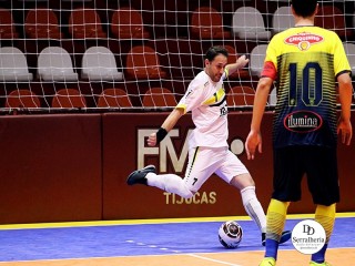 
<a style='margin-left: 5px;' class='btn btn-xs btn-social btn-facebook' href='https://www.facebook.com/sharer/sharer.php?u=https://ko-boladovale.web.getmuller.com.br/imgs/800-800-90/conteudo/fotos/1978/img7365.jpg' rel='popup' data-width='500' data-height='400'><i class='fa fa-facebook'></i>Compartilhar <span class='hidden-xs'>no Facebook</span>
</a> 
<a class='btn btn-default btn-xs' target='_blank' href='imgs/800-800-90/conteudo/fotos/1978/img7365.jpg'>
<span class='glyphicon glyphicon-cloud-download'></span> Salvar
</a> 
<span></span>