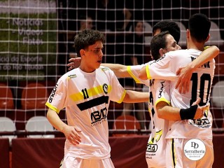 
<a style='margin-left: 5px;' class='btn btn-xs btn-social btn-facebook' href='https://www.facebook.com/sharer/sharer.php?u=https://ko-boladovale.web.getmuller.com.br/imgs/800-800-90/conteudo/fotos/1978/img7384.jpg' rel='popup' data-width='500' data-height='400'><i class='fa fa-facebook'></i>Compartilhar <span class='hidden-xs'>no Facebook</span>
</a> 
<a class='btn btn-default btn-xs' target='_blank' href='imgs/800-800-90/conteudo/fotos/1978/img7384.jpg'>
<span class='glyphicon glyphicon-cloud-download'></span> Salvar
</a> 
<span></span>