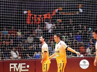 
<a style='margin-left: 5px;' class='btn btn-xs btn-social btn-facebook' href='https://www.facebook.com/sharer/sharer.php?u=https://ko-boladovale.web.getmuller.com.br/imgs/800-800-90/conteudo/fotos/1979/img7566.jpg' rel='popup' data-width='500' data-height='400'><i class='fa fa-facebook'></i>Compartilhar <span class='hidden-xs'>no Facebook</span>
</a> 
<a class='btn btn-default btn-xs' target='_blank' href='imgs/800-800-90/conteudo/fotos/1979/img7566.jpg'>
<span class='glyphicon glyphicon-cloud-download'></span> Salvar
</a> 
<span></span>