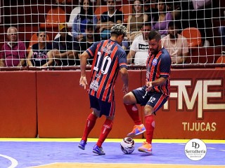 
<a style='margin-left: 5px;' class='btn btn-xs btn-social btn-facebook' href='https://www.facebook.com/sharer/sharer.php?u=https://ko-boladovale.web.getmuller.com.br/imgs/800-800-90/conteudo/fotos/1979/img7569.jpg' rel='popup' data-width='500' data-height='400'><i class='fa fa-facebook'></i>Compartilhar <span class='hidden-xs'>no Facebook</span>
</a> 
<a class='btn btn-default btn-xs' target='_blank' href='imgs/800-800-90/conteudo/fotos/1979/img7569.jpg'>
<span class='glyphicon glyphicon-cloud-download'></span> Salvar
</a> 
<span></span>