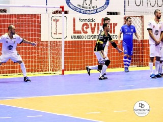 
<a style='margin-left: 5px;' class='btn btn-xs btn-social btn-facebook' href='https://www.facebook.com/sharer/sharer.php?u=https://ko-boladovale.web.getmuller.com.br/imgs/800-800-90/conteudo/fotos/1982/img8046.jpg' rel='popup' data-width='500' data-height='400'><i class='fa fa-facebook'></i>Compartilhar <span class='hidden-xs'>no Facebook</span>
</a> 
<a class='btn btn-default btn-xs' target='_blank' href='imgs/800-800-90/conteudo/fotos/1982/img8046.jpg'>
<span class='glyphicon glyphicon-cloud-download'></span> Salvar
</a> 
<span></span>