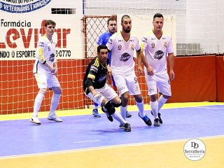 
<a style='margin-left: 5px;' class='btn btn-xs btn-social btn-facebook' href='https://www.facebook.com/sharer/sharer.php?u=https://ko-boladovale.web.getmuller.com.br/imgs/800-800-90/conteudo/fotos/1982/img8048.jpg' rel='popup' data-width='500' data-height='400'><i class='fa fa-facebook'></i>Compartilhar <span class='hidden-xs'>no Facebook</span>
</a> 
<a class='btn btn-default btn-xs' target='_blank' href='imgs/800-800-90/conteudo/fotos/1982/img8048.jpg'>
<span class='glyphicon glyphicon-cloud-download'></span> Salvar
</a> 
<span></span>