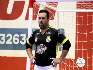 
<a style='margin-left: 5px;' class='btn btn-xs btn-social btn-facebook' href='https://www.facebook.com/sharer/sharer.php?u=https://ko-boladovale.web.getmuller.com.br/imgs/800-800-90/conteudo/fotos/1982/img8066.jpg' rel='popup' data-width='500' data-height='400'><i class='fa fa-facebook'></i>Compartilhar <span class='hidden-xs'>no Facebook</span>
</a> 
<a class='btn btn-default btn-xs' target='_blank' href='imgs/800-800-90/conteudo/fotos/1982/img8066.jpg'>
<span class='glyphicon glyphicon-cloud-download'></span> Salvar
</a> 
<span></span>