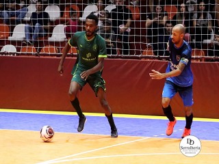 
<a style='margin-left: 5px;' class='btn btn-xs btn-social btn-facebook' href='https://www.facebook.com/sharer/sharer.php?u=https://ko-boladovale.web.getmuller.com.br/imgs/800-800-90/conteudo/fotos/1983/img8151.jpg' rel='popup' data-width='500' data-height='400'><i class='fa fa-facebook'></i>Compartilhar <span class='hidden-xs'>no Facebook</span>
</a> 
<a class='btn btn-default btn-xs' target='_blank' href='imgs/800-800-90/conteudo/fotos/1983/img8151.jpg'>
<span class='glyphicon glyphicon-cloud-download'></span> Salvar
</a> 
<span></span>