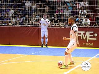 
<a style='margin-left: 5px;' class='btn btn-xs btn-social btn-facebook' href='https://www.facebook.com/sharer/sharer.php?u=https://ko-boladovale.web.getmuller.com.br/imgs/800-800-90/conteudo/fotos/1985/img7143.jpg' rel='popup' data-width='500' data-height='400'><i class='fa fa-facebook'></i>Compartilhar <span class='hidden-xs'>no Facebook</span>
</a> 
<a class='btn btn-default btn-xs' target='_blank' href='imgs/800-800-90/conteudo/fotos/1985/img7143.jpg'>
<span class='glyphicon glyphicon-cloud-download'></span> Salvar
</a> 
<span></span>