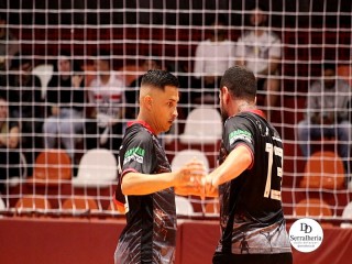 
<a style='margin-left: 5px;' class='btn btn-xs btn-social btn-facebook' href='https://www.facebook.com/sharer/sharer.php?u=https://ko-boladovale.web.getmuller.com.br/imgs/800-800-90/conteudo/fotos/1987/img8737.jpg' rel='popup' data-width='500' data-height='400'><i class='fa fa-facebook'></i>Compartilhar <span class='hidden-xs'>no Facebook</span>
</a> 
<a class='btn btn-default btn-xs' target='_blank' href='imgs/800-800-90/conteudo/fotos/1987/img8737.jpg'>
<span class='glyphicon glyphicon-cloud-download'></span> Salvar
</a> 
<span></span>