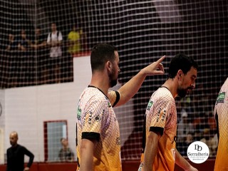 
<a style='margin-left: 5px;' class='btn btn-xs btn-social btn-facebook' href='https://www.facebook.com/sharer/sharer.php?u=https://ko-boladovale.web.getmuller.com.br/imgs/800-800-90/conteudo/fotos/1988/img8892.jpg' rel='popup' data-width='500' data-height='400'><i class='fa fa-facebook'></i>Compartilhar <span class='hidden-xs'>no Facebook</span>
</a> 
<a class='btn btn-default btn-xs' target='_blank' href='imgs/800-800-90/conteudo/fotos/1988/img8892.jpg'>
<span class='glyphicon glyphicon-cloud-download'></span> Salvar
</a> 
<span></span>