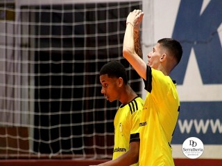 
<a style='margin-left: 5px;' class='btn btn-xs btn-social btn-facebook' href='https://www.facebook.com/sharer/sharer.php?u=https://ko-boladovale.web.getmuller.com.br/imgs/800-800-90/conteudo/fotos/1989/img9130.jpg' rel='popup' data-width='500' data-height='400'><i class='fa fa-facebook'></i>Compartilhar <span class='hidden-xs'>no Facebook</span>
</a> 
<a class='btn btn-default btn-xs' target='_blank' href='imgs/800-800-90/conteudo/fotos/1989/img9130.jpg'>
<span class='glyphicon glyphicon-cloud-download'></span> Salvar
</a> 
<span></span>