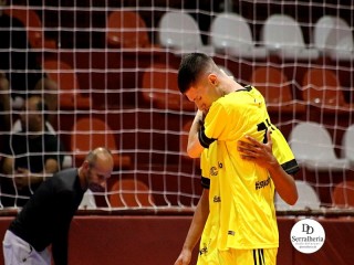 
<a style='margin-left: 5px;' class='btn btn-xs btn-social btn-facebook' href='https://www.facebook.com/sharer/sharer.php?u=https://ko-boladovale.web.getmuller.com.br/imgs/800-800-90/conteudo/fotos/1989/img9134.jpg' rel='popup' data-width='500' data-height='400'><i class='fa fa-facebook'></i>Compartilhar <span class='hidden-xs'>no Facebook</span>
</a> 
<a class='btn btn-default btn-xs' target='_blank' href='imgs/800-800-90/conteudo/fotos/1989/img9134.jpg'>
<span class='glyphicon glyphicon-cloud-download'></span> Salvar
</a> 
<span></span>