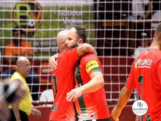 
<a style='margin-left: 5px;' class='btn btn-xs btn-social btn-facebook' href='https://www.facebook.com/sharer/sharer.php?u=https://ko-boladovale.web.getmuller.com.br/imgs/800-800-90/conteudo/fotos/1993/img9603.jpg' rel='popup' data-width='500' data-height='400'><i class='fa fa-facebook'></i>Compartilhar <span class='hidden-xs'>no Facebook</span>
</a> 
<a class='btn btn-default btn-xs' target='_blank' href='imgs/800-800-90/conteudo/fotos/1993/img9603.jpg'>
<span class='glyphicon glyphicon-cloud-download'></span> Salvar
</a> 
<span></span>