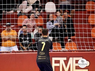 
<a style='margin-left: 5px;' class='btn btn-xs btn-social btn-facebook' href='https://www.facebook.com/sharer/sharer.php?u=https://ko-boladovale.web.getmuller.com.br/imgs/800-800-90/conteudo/fotos/1994/img9823.jpg' rel='popup' data-width='500' data-height='400'><i class='fa fa-facebook'></i>Compartilhar <span class='hidden-xs'>no Facebook</span>
</a> 
<a class='btn btn-default btn-xs' target='_blank' href='imgs/800-800-90/conteudo/fotos/1994/img9823.jpg'>
<span class='glyphicon glyphicon-cloud-download'></span> Salvar
</a> 
<span></span>