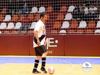 
<a style='margin-left: 5px;' class='btn btn-xs btn-social btn-facebook' href='https://www.facebook.com/sharer/sharer.php?u=https://ko-boladovale.web.getmuller.com.br/imgs/800-800-90/conteudo/fotos/1996/img0118.jpg' rel='popup' data-width='500' data-height='400'><i class='fa fa-facebook'></i>Compartilhar <span class='hidden-xs'>no Facebook</span>
</a> 
<a class='btn btn-default btn-xs' target='_blank' href='imgs/800-800-90/conteudo/fotos/1996/img0118.jpg'>
<span class='glyphicon glyphicon-cloud-download'></span> Salvar
</a> 
<span></span>