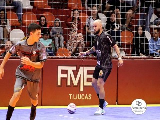 
<a style='margin-left: 5px;' class='btn btn-xs btn-social btn-facebook' href='https://www.facebook.com/sharer/sharer.php?u=https://ko-boladovale.web.getmuller.com.br/imgs/800-800-90/conteudo/fotos/1997/img0246.jpg' rel='popup' data-width='500' data-height='400'><i class='fa fa-facebook'></i>Compartilhar <span class='hidden-xs'>no Facebook</span>
</a> 
<a class='btn btn-default btn-xs' target='_blank' href='imgs/800-800-90/conteudo/fotos/1997/img0246.jpg'>
<span class='glyphicon glyphicon-cloud-download'></span> Salvar
</a> 
<span></span>