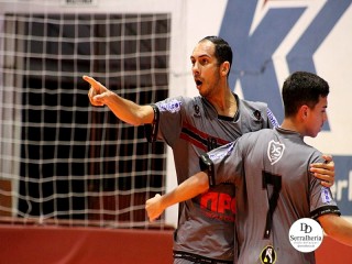 
<a style='margin-left: 5px;' class='btn btn-xs btn-social btn-facebook' href='https://www.facebook.com/sharer/sharer.php?u=https://ko-boladovale.web.getmuller.com.br/imgs/800-800-90/conteudo/fotos/1997/img0259.jpg' rel='popup' data-width='500' data-height='400'><i class='fa fa-facebook'></i>Compartilhar <span class='hidden-xs'>no Facebook</span>
</a> 
<a class='btn btn-default btn-xs' target='_blank' href='imgs/800-800-90/conteudo/fotos/1997/img0259.jpg'>
<span class='glyphicon glyphicon-cloud-download'></span> Salvar
</a> 
<span></span>