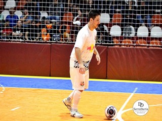 
<a style='margin-left: 5px;' class='btn btn-xs btn-social btn-facebook' href='https://www.facebook.com/sharer/sharer.php?u=https://ko-boladovale.web.getmuller.com.br/imgs/800-800-90/conteudo/fotos/2001/img8286.jpg' rel='popup' data-width='500' data-height='400'><i class='fa fa-facebook'></i>Compartilhar <span class='hidden-xs'>no Facebook</span>
</a> 
<a class='btn btn-default btn-xs' target='_blank' href='imgs/800-800-90/conteudo/fotos/2001/img8286.jpg'>
<span class='glyphicon glyphicon-cloud-download'></span> Salvar
</a> 
<span></span>