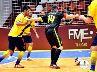 
<a style='margin-left: 5px;' class='btn btn-xs btn-social btn-facebook' href='https://www.facebook.com/sharer/sharer.php?u=https://ko-boladovale.web.getmuller.com.br/imgs/800-800-90/conteudo/fotos/2002/img8327.jpg' rel='popup' data-width='500' data-height='400'><i class='fa fa-facebook'></i>Compartilhar <span class='hidden-xs'>no Facebook</span>
</a> 
<a class='btn btn-default btn-xs' target='_blank' href='imgs/800-800-90/conteudo/fotos/2002/img8327.jpg'>
<span class='glyphicon glyphicon-cloud-download'></span> Salvar
</a> 
<span></span>