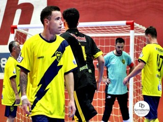 
<a style='margin-left: 5px;' class='btn btn-xs btn-social btn-facebook' href='https://www.facebook.com/sharer/sharer.php?u=https://ko-boladovale.web.getmuller.com.br/imgs/800-800-90/conteudo/fotos/2002/img8415.jpg' rel='popup' data-width='500' data-height='400'><i class='fa fa-facebook'></i>Compartilhar <span class='hidden-xs'>no Facebook</span>
</a> 
<a class='btn btn-default btn-xs' target='_blank' href='imgs/800-800-90/conteudo/fotos/2002/img8415.jpg'>
<span class='glyphicon glyphicon-cloud-download'></span> Salvar
</a> 
<span></span>