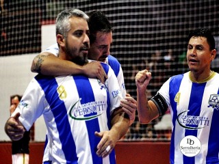 
<a style='margin-left: 5px;' class='btn btn-xs btn-social btn-facebook' href='https://www.facebook.com/sharer/sharer.php?u=https://ko-boladovale.web.getmuller.com.br/imgs/800-800-90/conteudo/fotos/2004/img8624.jpg' rel='popup' data-width='500' data-height='400'><i class='fa fa-facebook'></i>Compartilhar <span class='hidden-xs'>no Facebook</span>
</a> 
<a class='btn btn-default btn-xs' target='_blank' href='imgs/800-800-90/conteudo/fotos/2004/img8624.jpg'>
<span class='glyphicon glyphicon-cloud-download'></span> Salvar
</a> 
<span></span>