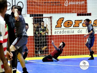 
<a style='margin-left: 5px;' class='btn btn-xs btn-social btn-facebook' href='https://www.facebook.com/sharer/sharer.php?u=https://ko-boladovale.web.getmuller.com.br/imgs/800-800-90/conteudo/fotos/2006/img8903.jpg' rel='popup' data-width='500' data-height='400'><i class='fa fa-facebook'></i>Compartilhar <span class='hidden-xs'>no Facebook</span>
</a> 
<a class='btn btn-default btn-xs' target='_blank' href='imgs/800-800-90/conteudo/fotos/2006/img8903.jpg'>
<span class='glyphicon glyphicon-cloud-download'></span> Salvar
</a> 
<span></span>