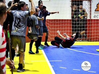 
<a style='margin-left: 5px;' class='btn btn-xs btn-social btn-facebook' href='https://www.facebook.com/sharer/sharer.php?u=https://ko-boladovale.web.getmuller.com.br/imgs/800-800-90/conteudo/fotos/2006/img8904.jpg' rel='popup' data-width='500' data-height='400'><i class='fa fa-facebook'></i>Compartilhar <span class='hidden-xs'>no Facebook</span>
</a> 
<a class='btn btn-default btn-xs' target='_blank' href='imgs/800-800-90/conteudo/fotos/2006/img8904.jpg'>
<span class='glyphicon glyphicon-cloud-download'></span> Salvar
</a> 
<span></span>