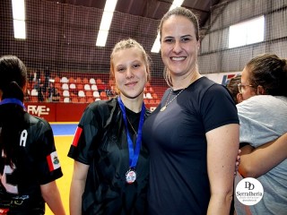 
<a style='margin-left: 5px;' class='btn btn-xs btn-social btn-facebook' href='https://www.facebook.com/sharer/sharer.php?u=https://ko-boladovale.web.getmuller.com.br/imgs/800-800-90/conteudo/fotos/2009/img2869.jpg' rel='popup' data-width='500' data-height='400'><i class='fa fa-facebook'></i>Compartilhar <span class='hidden-xs'>no Facebook</span>
</a> 
<a class='btn btn-default btn-xs' target='_blank' href='imgs/800-800-90/conteudo/fotos/2009/img2869.jpg'>
<span class='glyphicon glyphicon-cloud-download'></span> Salvar
</a> 
<span></span>