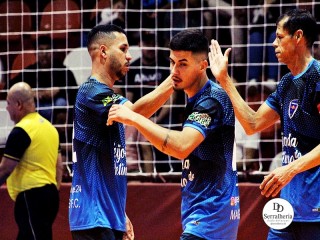 
<a style='margin-left: 5px;' class='btn btn-xs btn-social btn-facebook' href='https://www.facebook.com/sharer/sharer.php?u=https://ko-boladovale.web.getmuller.com.br/imgs/800-800-90/conteudo/fotos/2012/img9411.jpg' rel='popup' data-width='500' data-height='400'><i class='fa fa-facebook'></i>Compartilhar <span class='hidden-xs'>no Facebook</span>
</a> 
<a class='btn btn-default btn-xs' target='_blank' href='imgs/800-800-90/conteudo/fotos/2012/img9411.jpg'>
<span class='glyphicon glyphicon-cloud-download'></span> Salvar
</a> 
<span></span>