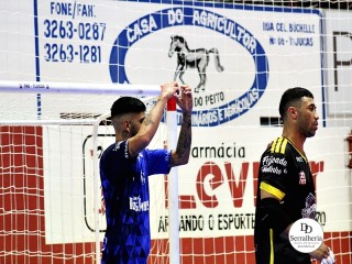 
<a style='margin-left: 5px;' class='btn btn-xs btn-social btn-facebook' href='https://www.facebook.com/sharer/sharer.php?u=https://ko-boladovale.web.getmuller.com.br/imgs/800-800-90/conteudo/fotos/2014/img9657.jpg' rel='popup' data-width='500' data-height='400'><i class='fa fa-facebook'></i>Compartilhar <span class='hidden-xs'>no Facebook</span>
</a> 
<a class='btn btn-default btn-xs' target='_blank' href='imgs/800-800-90/conteudo/fotos/2014/img9657.jpg'>
<span class='glyphicon glyphicon-cloud-download'></span> Salvar
</a> 
<span></span>