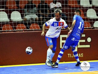 
<a style='margin-left: 5px;' class='btn btn-xs btn-social btn-facebook' href='https://www.facebook.com/sharer/sharer.php?u=https://ko-boladovale.web.getmuller.com.br/imgs/800-800-90/conteudo/fotos/2017/img9961.jpg' rel='popup' data-width='500' data-height='400'><i class='fa fa-facebook'></i>Compartilhar <span class='hidden-xs'>no Facebook</span>
</a> 
<a class='btn btn-default btn-xs' target='_blank' href='imgs/800-800-90/conteudo/fotos/2017/img9961.jpg'>
<span class='glyphicon glyphicon-cloud-download'></span> Salvar
</a> 
<span></span>