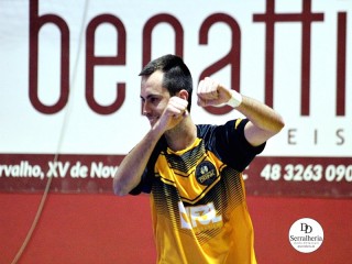 
<a style='margin-left: 5px;' class='btn btn-xs btn-social btn-facebook' href='https://www.facebook.com/sharer/sharer.php?u=https://ko-boladovale.web.getmuller.com.br/imgs/800-800-90/conteudo/fotos/2018/img0046.jpg' rel='popup' data-width='500' data-height='400'><i class='fa fa-facebook'></i>Compartilhar <span class='hidden-xs'>no Facebook</span>
</a> 
<a class='btn btn-default btn-xs' target='_blank' href='imgs/800-800-90/conteudo/fotos/2018/img0046.jpg'>
<span class='glyphicon glyphicon-cloud-download'></span> Salvar
</a> 
<span></span>