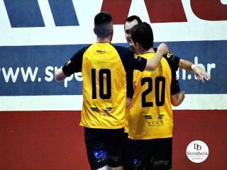 
<a style='margin-left: 5px;' class='btn btn-xs btn-social btn-facebook' href='https://www.facebook.com/sharer/sharer.php?u=https://ko-boladovale.web.getmuller.com.br/imgs/800-800-90/conteudo/fotos/2018/img0104.jpg' rel='popup' data-width='500' data-height='400'><i class='fa fa-facebook'></i>Compartilhar <span class='hidden-xs'>no Facebook</span>
</a> 
<a class='btn btn-default btn-xs' target='_blank' href='imgs/800-800-90/conteudo/fotos/2018/img0104.jpg'>
<span class='glyphicon glyphicon-cloud-download'></span> Salvar
</a> 
<span></span>