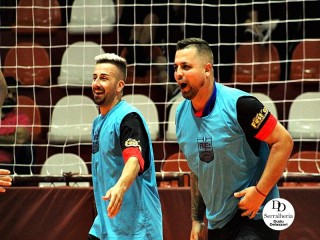 
<a style='margin-left: 5px;' class='btn btn-xs btn-social btn-facebook' href='https://www.facebook.com/sharer/sharer.php?u=https://ko-boladovale.web.getmuller.com.br/imgs/800-800-90/conteudo/fotos/2024/img3993.jpg' rel='popup' data-width='500' data-height='400'><i class='fa fa-facebook'></i>Compartilhar <span class='hidden-xs'>no Facebook</span>
</a> 
<a class='btn btn-default btn-xs' target='_blank' href='imgs/800-800-90/conteudo/fotos/2024/img3993.jpg'>
<span class='glyphicon glyphicon-cloud-download'></span> Salvar
</a> 
<span></span>