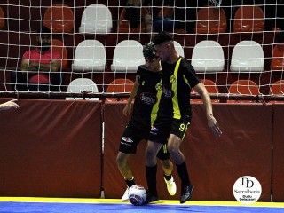 
<a style='margin-left: 5px;' class='btn btn-xs btn-social btn-facebook' href='https://www.facebook.com/sharer/sharer.php?u=https://ko-boladovale.web.getmuller.com.br/imgs/800-800-90/conteudo/fotos/2024/img3997.jpg' rel='popup' data-width='500' data-height='400'><i class='fa fa-facebook'></i>Compartilhar <span class='hidden-xs'>no Facebook</span>
</a> 
<a class='btn btn-default btn-xs' target='_blank' href='imgs/800-800-90/conteudo/fotos/2024/img3997.jpg'>
<span class='glyphicon glyphicon-cloud-download'></span> Salvar
</a> 
<span></span>