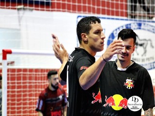 
<a style='margin-left: 5px;' class='btn btn-xs btn-social btn-facebook' href='https://www.facebook.com/sharer/sharer.php?u=https://ko-boladovale.web.getmuller.com.br/imgs/800-800-90/conteudo/fotos/2027/img4220.jpg' rel='popup' data-width='500' data-height='400'><i class='fa fa-facebook'></i>Compartilhar <span class='hidden-xs'>no Facebook</span>
</a> 
<a class='btn btn-default btn-xs' target='_blank' href='imgs/800-800-90/conteudo/fotos/2027/img4220.jpg'>
<span class='glyphicon glyphicon-cloud-download'></span> Salvar
</a> 
<span></span>