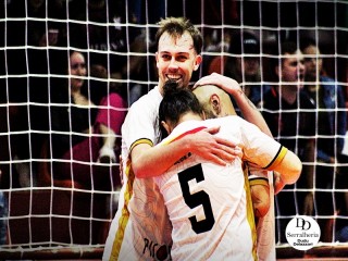 
<a style='margin-left: 5px;' class='btn btn-xs btn-social btn-facebook' href='https://www.facebook.com/sharer/sharer.php?u=https://ko-boladovale.web.getmuller.com.br/imgs/800-800-90/conteudo/fotos/2030/img4412.jpg' rel='popup' data-width='500' data-height='400'><i class='fa fa-facebook'></i>Compartilhar <span class='hidden-xs'>no Facebook</span>
</a> 
<a class='btn btn-default btn-xs' target='_blank' href='imgs/800-800-90/conteudo/fotos/2030/img4412.jpg'>
<span class='glyphicon glyphicon-cloud-download'></span> Salvar
</a> 
<span></span>