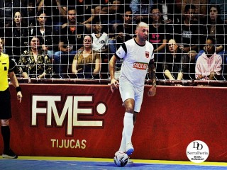 
<a style='margin-left: 5px;' class='btn btn-xs btn-social btn-facebook' href='https://www.facebook.com/sharer/sharer.php?u=https://ko-boladovale.web.getmuller.com.br/imgs/800-800-90/conteudo/fotos/2031/img4547.jpg' rel='popup' data-width='500' data-height='400'><i class='fa fa-facebook'></i>Compartilhar <span class='hidden-xs'>no Facebook</span>
</a> 
<a class='btn btn-default btn-xs' target='_blank' href='imgs/800-800-90/conteudo/fotos/2031/img4547.jpg'>
<span class='glyphicon glyphicon-cloud-download'></span> Salvar
</a> 
<span></span>