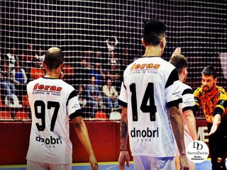 
<a style='margin-left: 5px;' class='btn btn-xs btn-social btn-facebook' href='https://www.facebook.com/sharer/sharer.php?u=https://ko-boladovale.web.getmuller.com.br/imgs/800-800-90/conteudo/fotos/2031/img4589.jpg' rel='popup' data-width='500' data-height='400'><i class='fa fa-facebook'></i>Compartilhar <span class='hidden-xs'>no Facebook</span>
</a> 
<a class='btn btn-default btn-xs' target='_blank' href='imgs/800-800-90/conteudo/fotos/2031/img4589.jpg'>
<span class='glyphicon glyphicon-cloud-download'></span> Salvar
</a> 
<span></span>