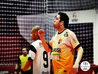 
<a style='margin-left: 5px;' class='btn btn-xs btn-social btn-facebook' href='https://www.facebook.com/sharer/sharer.php?u=https://ko-boladovale.web.getmuller.com.br/imgs/800-800-90/conteudo/fotos/2031/img4610.jpg' rel='popup' data-width='500' data-height='400'><i class='fa fa-facebook'></i>Compartilhar <span class='hidden-xs'>no Facebook</span>
</a> 
<a class='btn btn-default btn-xs' target='_blank' href='imgs/800-800-90/conteudo/fotos/2031/img4610.jpg'>
<span class='glyphicon glyphicon-cloud-download'></span> Salvar
</a> 
<span></span>