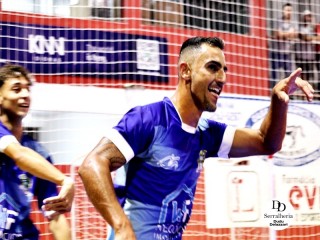 
<a style='margin-left: 5px;' class='btn btn-xs btn-social btn-facebook' href='https://www.facebook.com/sharer/sharer.php?u=https://ko-boladovale.web.getmuller.com.br/imgs/800-800-90/conteudo/fotos/2033/img3639.jpg' rel='popup' data-width='500' data-height='400'><i class='fa fa-facebook'></i>Compartilhar <span class='hidden-xs'>no Facebook</span>
</a> 
<a class='btn btn-default btn-xs' target='_blank' href='imgs/800-800-90/conteudo/fotos/2033/img3639.jpg'>
<span class='glyphicon glyphicon-cloud-download'></span> Salvar
</a> 
<span></span>