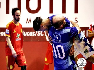 
<a style='margin-left: 5px;' class='btn btn-xs btn-social btn-facebook' href='https://www.facebook.com/sharer/sharer.php?u=https://ko-boladovale.web.getmuller.com.br/imgs/800-800-90/conteudo/fotos/2033/img3665.jpg' rel='popup' data-width='500' data-height='400'><i class='fa fa-facebook'></i>Compartilhar <span class='hidden-xs'>no Facebook</span>
</a> 
<a class='btn btn-default btn-xs' target='_blank' href='imgs/800-800-90/conteudo/fotos/2033/img3665.jpg'>
<span class='glyphicon glyphicon-cloud-download'></span> Salvar
</a> 
<span></span>