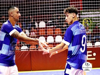 
<a style='margin-left: 5px;' class='btn btn-xs btn-social btn-facebook' href='https://www.facebook.com/sharer/sharer.php?u=https://ko-boladovale.web.getmuller.com.br/imgs/800-800-90/conteudo/fotos/2033/img3682.jpg' rel='popup' data-width='500' data-height='400'><i class='fa fa-facebook'></i>Compartilhar <span class='hidden-xs'>no Facebook</span>
</a> 
<a class='btn btn-default btn-xs' target='_blank' href='imgs/800-800-90/conteudo/fotos/2033/img3682.jpg'>
<span class='glyphicon glyphicon-cloud-download'></span> Salvar
</a> 
<span></span>