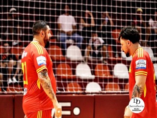 
<a style='margin-left: 5px;' class='btn btn-xs btn-social btn-facebook' href='https://www.facebook.com/sharer/sharer.php?u=https://ko-boladovale.web.getmuller.com.br/imgs/800-800-90/conteudo/fotos/2033/img3684.jpg' rel='popup' data-width='500' data-height='400'><i class='fa fa-facebook'></i>Compartilhar <span class='hidden-xs'>no Facebook</span>
</a> 
<a class='btn btn-default btn-xs' target='_blank' href='imgs/800-800-90/conteudo/fotos/2033/img3684.jpg'>
<span class='glyphicon glyphicon-cloud-download'></span> Salvar
</a> 
<span></span>