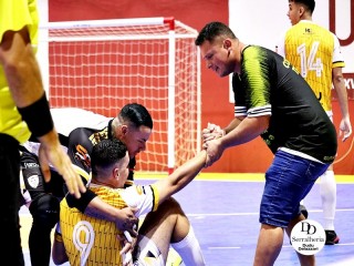 
<a style='margin-left: 5px;' class='btn btn-xs btn-social btn-facebook' href='https://www.facebook.com/sharer/sharer.php?u=https://ko-boladovale.web.getmuller.com.br/imgs/800-800-90/conteudo/fotos/2034/img3919.jpg' rel='popup' data-width='500' data-height='400'><i class='fa fa-facebook'></i>Compartilhar <span class='hidden-xs'>no Facebook</span>
</a> 
<a class='btn btn-default btn-xs' target='_blank' href='imgs/800-800-90/conteudo/fotos/2034/img3919.jpg'>
<span class='glyphicon glyphicon-cloud-download'></span> Salvar
</a> 
<span></span>