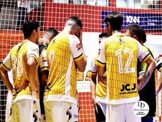 
<a style='margin-left: 5px;' class='btn btn-xs btn-social btn-facebook' href='https://www.facebook.com/sharer/sharer.php?u=https://ko-boladovale.web.getmuller.com.br/imgs/800-800-90/conteudo/fotos/2034/img3970.jpg' rel='popup' data-width='500' data-height='400'><i class='fa fa-facebook'></i>Compartilhar <span class='hidden-xs'>no Facebook</span>
</a> 
<a class='btn btn-default btn-xs' target='_blank' href='imgs/800-800-90/conteudo/fotos/2034/img3970.jpg'>
<span class='glyphicon glyphicon-cloud-download'></span> Salvar
</a> 
<span></span>