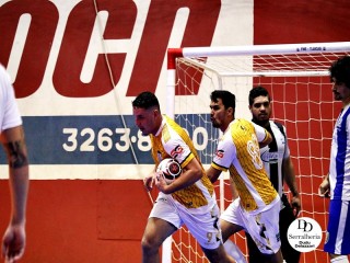 
<a style='margin-left: 5px;' class='btn btn-xs btn-social btn-facebook' href='https://www.facebook.com/sharer/sharer.php?u=https://ko-boladovale.web.getmuller.com.br/imgs/800-800-90/conteudo/fotos/2034/img4006.jpg' rel='popup' data-width='500' data-height='400'><i class='fa fa-facebook'></i>Compartilhar <span class='hidden-xs'>no Facebook</span>
</a> 
<a class='btn btn-default btn-xs' target='_blank' href='imgs/800-800-90/conteudo/fotos/2034/img4006.jpg'>
<span class='glyphicon glyphicon-cloud-download'></span> Salvar
</a> 
<span></span>