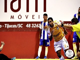 
<a style='margin-left: 5px;' class='btn btn-xs btn-social btn-facebook' href='https://www.facebook.com/sharer/sharer.php?u=https://ko-boladovale.web.getmuller.com.br/imgs/800-800-90/conteudo/fotos/2034/img4011.jpg' rel='popup' data-width='500' data-height='400'><i class='fa fa-facebook'></i>Compartilhar <span class='hidden-xs'>no Facebook</span>
</a> 
<a class='btn btn-default btn-xs' target='_blank' href='imgs/800-800-90/conteudo/fotos/2034/img4011.jpg'>
<span class='glyphicon glyphicon-cloud-download'></span> Salvar
</a> 
<span></span>