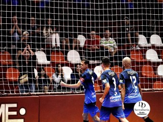 
<a style='margin-left: 5px;' class='btn btn-xs btn-social btn-facebook' href='https://www.facebook.com/sharer/sharer.php?u=https://ko-boladovale.web.getmuller.com.br/imgs/800-800-90/conteudo/fotos/2036/img4152.jpg' rel='popup' data-width='500' data-height='400'><i class='fa fa-facebook'></i>Compartilhar <span class='hidden-xs'>no Facebook</span>
</a> 
<a class='btn btn-default btn-xs' target='_blank' href='imgs/800-800-90/conteudo/fotos/2036/img4152.jpg'>
<span class='glyphicon glyphicon-cloud-download'></span> Salvar
</a> 
<span></span>