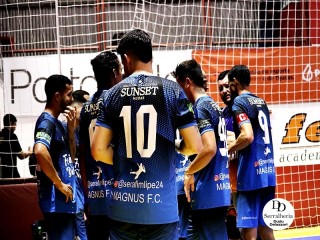 
<a style='margin-left: 5px;' class='btn btn-xs btn-social btn-facebook' href='https://www.facebook.com/sharer/sharer.php?u=https://ko-boladovale.web.getmuller.com.br/imgs/800-800-90/conteudo/fotos/2036/img4158.jpg' rel='popup' data-width='500' data-height='400'><i class='fa fa-facebook'></i>Compartilhar <span class='hidden-xs'>no Facebook</span>
</a> 
<a class='btn btn-default btn-xs' target='_blank' href='imgs/800-800-90/conteudo/fotos/2036/img4158.jpg'>
<span class='glyphicon glyphicon-cloud-download'></span> Salvar
</a> 
<span></span>