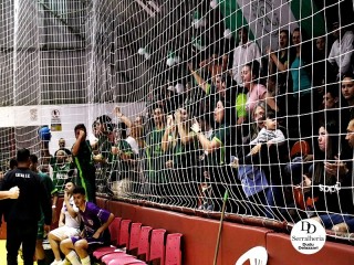 
<a style='margin-left: 5px;' class='btn btn-xs btn-social btn-facebook' href='https://www.facebook.com/sharer/sharer.php?u=https://ko-boladovale.web.getmuller.com.br/imgs/800-800-90/conteudo/fotos/2037/img4458.jpg' rel='popup' data-width='500' data-height='400'><i class='fa fa-facebook'></i>Compartilhar <span class='hidden-xs'>no Facebook</span>
</a> 
<a class='btn btn-default btn-xs' target='_blank' href='imgs/800-800-90/conteudo/fotos/2037/img4458.jpg'>
<span class='glyphicon glyphicon-cloud-download'></span> Salvar
</a> 
<span></span>