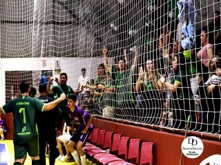 
<a style='margin-left: 5px;' class='btn btn-xs btn-social btn-facebook' href='https://www.facebook.com/sharer/sharer.php?u=https://ko-boladovale.web.getmuller.com.br/imgs/800-800-90/conteudo/fotos/2037/img4459.jpg' rel='popup' data-width='500' data-height='400'><i class='fa fa-facebook'></i>Compartilhar <span class='hidden-xs'>no Facebook</span>
</a> 
<a class='btn btn-default btn-xs' target='_blank' href='imgs/800-800-90/conteudo/fotos/2037/img4459.jpg'>
<span class='glyphicon glyphicon-cloud-download'></span> Salvar
</a> 
<span></span>